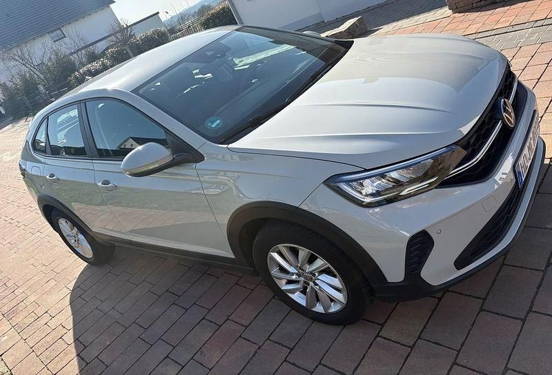 Gebraucht VW Taigo 95 PS (69 kW) 2024 Grau SUV
