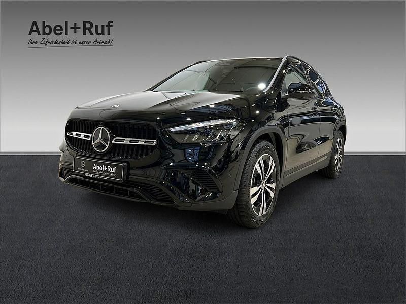 Gebraucht Mercedes GLA200 Progressive 163 PS (119 kW) 2026 Schwarz SUV