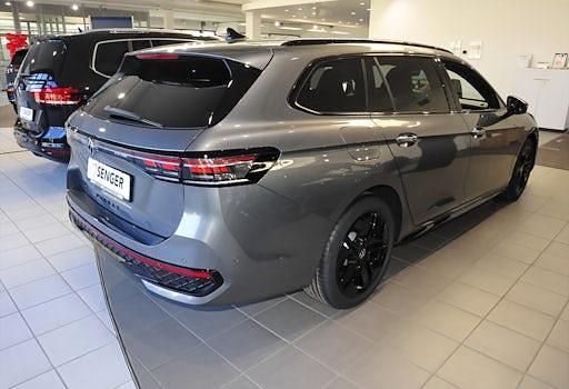 Gebraucht VW Passat R-line 150 PS (110 kW) 2025 Grau Kombi