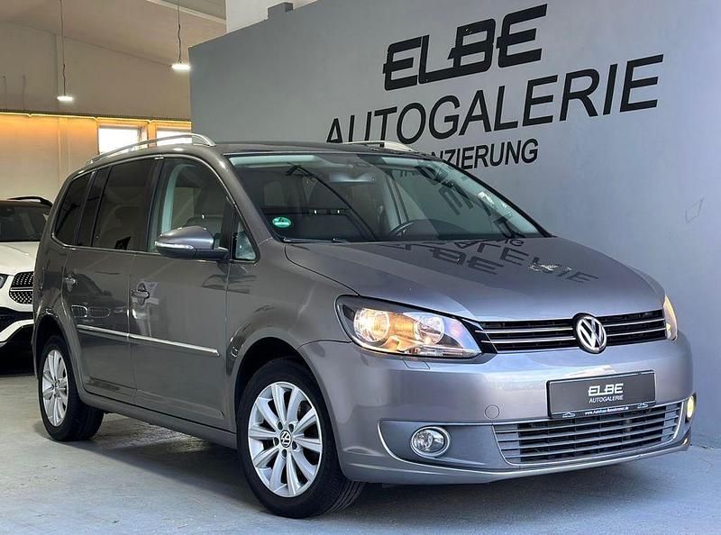 Grau Gebraucht 2010 VW Touran Highline Van / Kleinbus | 11.800 € (Teuer) - Bild 1/4