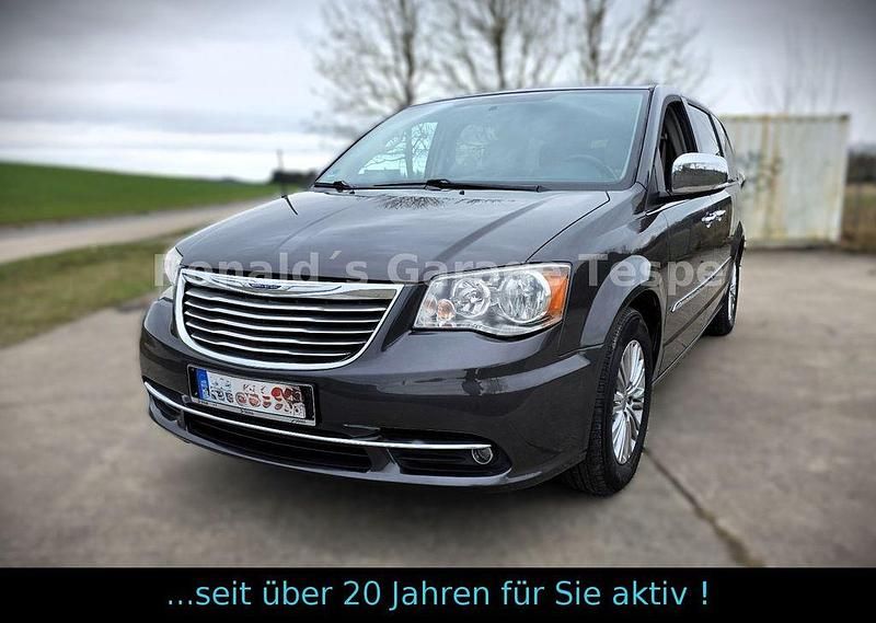 Gebraucht Chrysler Town & Country 287 PS (211 kW) 2015 Violet Van / Kleinbus
