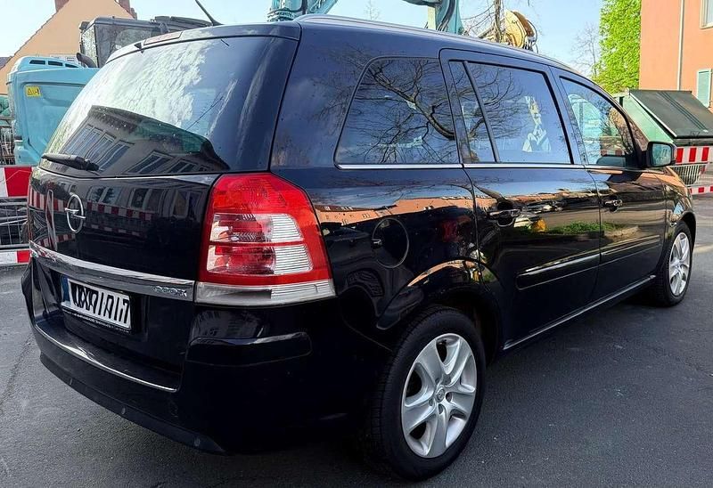 Gebraucht Opel Zafira 120 PS (88 kW) 2008 Van / Kleinbus