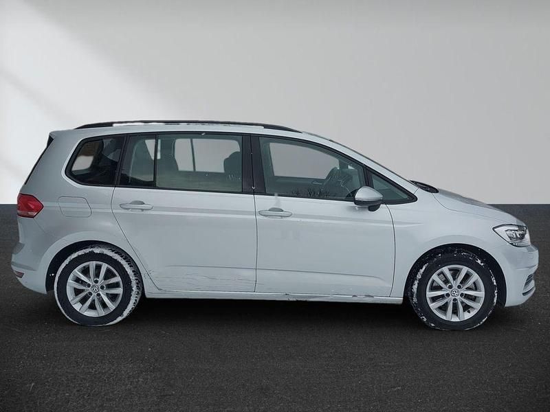 Gebraucht VW Touran 150 PS (110 kW) 2019 Silber Van / Kleinbus