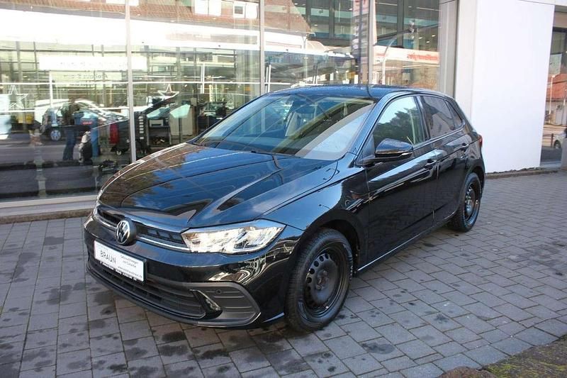 Gebraucht VW Polo Life 95 PS (69 kW) 2022 Deep black perleffekt Kleinwagen