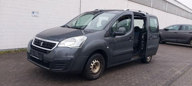 Gebraucht Peugeot Partner Tepee Active 120 PS (88 kW) 2016 Grau Van / Kleinbus