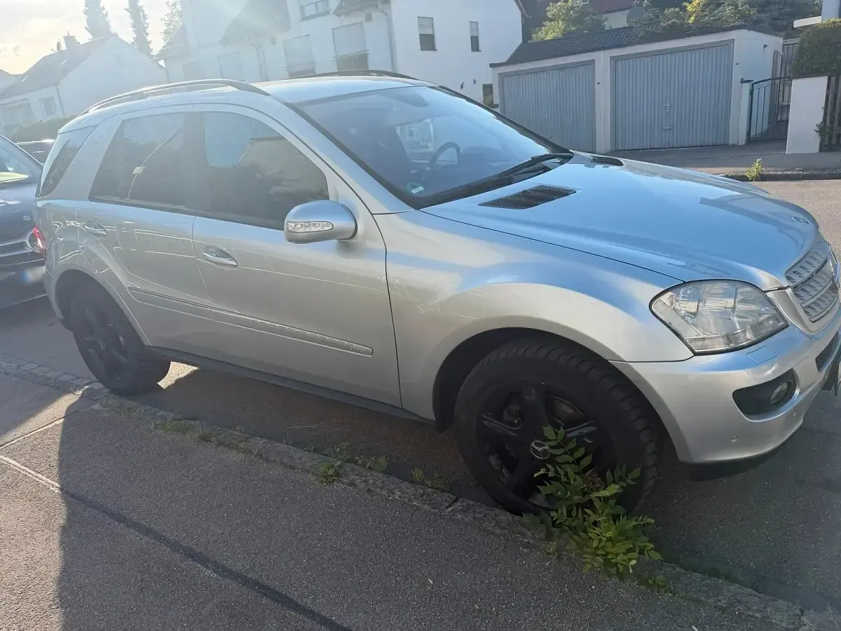 Gebraucht Mercedes ML280 190 PS (139 kW) 2007 Grau SUV