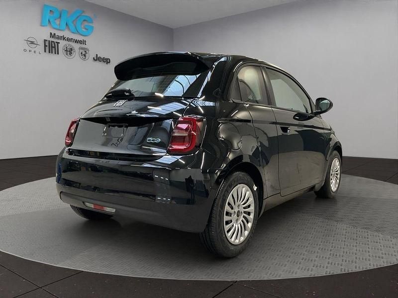 Neu Fiat 500e Pop 86 kW (118 PS) 2026 Schwarz Limousine