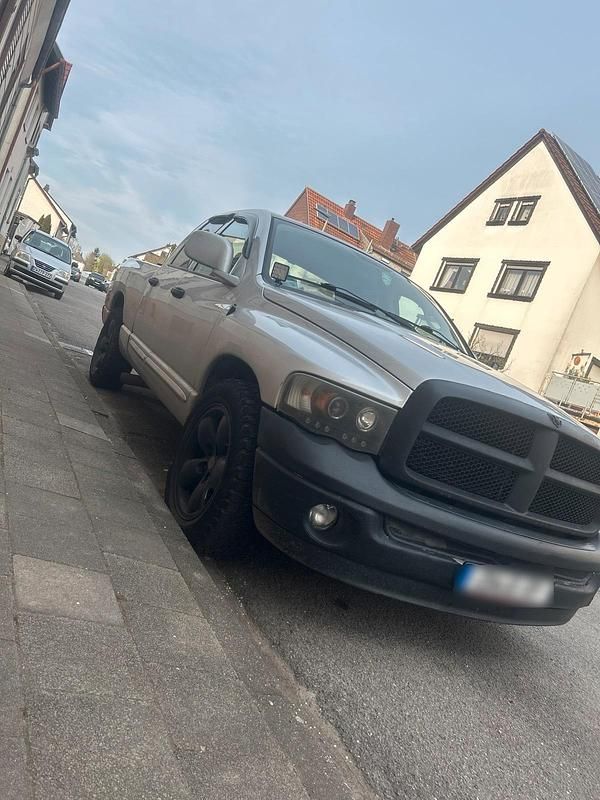 Usado Dodge Ram 350 CV (257 kW) 2003 Plateado Pickup/Camioneta