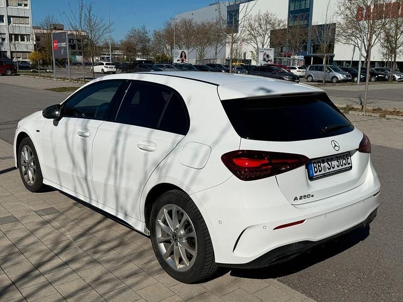 Gebraucht Mercedes A250 Edition 163 PS (119 kW) 2025 Weiß Limousine