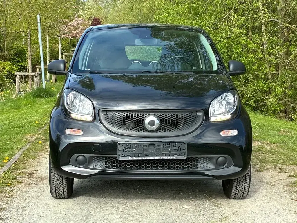Second-hand Smart ForFour Basis 71 CP (52 kW) 2015 Negru Hatchback