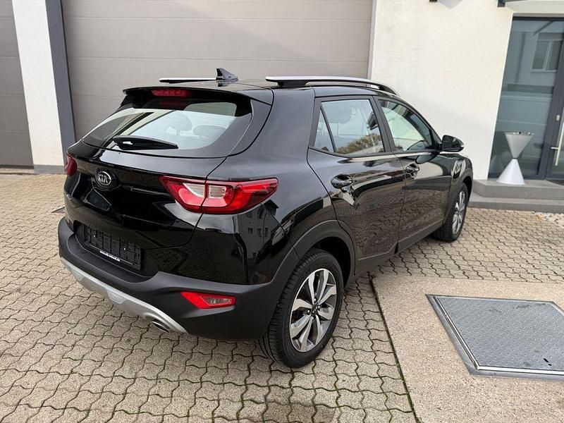 Gebraucht Kia Stonic Vision 99 PS (72 kW) 2022 Schwarz SUV