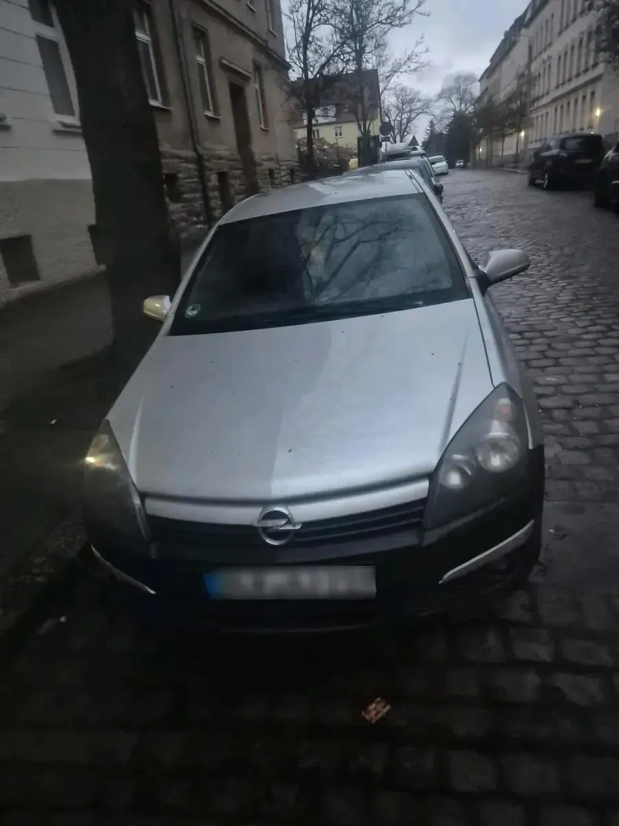 Gebraucht Opel Astra 110 PS (80 kW) 2005 Silber Limousine