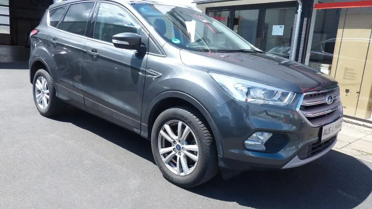 Gebraucht Ford Kuga Cool & Connect 120 PS (88 kW) 2018 Grau SUV