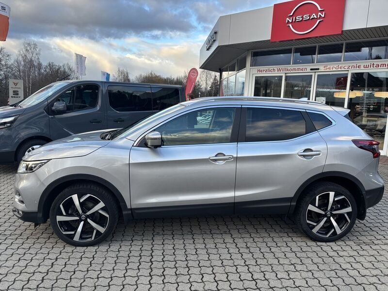 Gebraucht Nissan Qashqai Tekna 159 PS (116 kW) 2019 Silber SUV