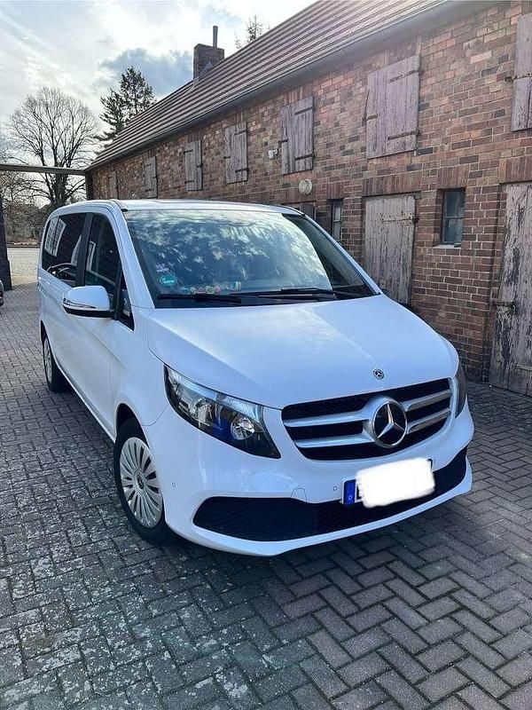 Gebraucht Mercedes V250 190 PS (139 kW) 2019 Weiß Van / Kleinbus