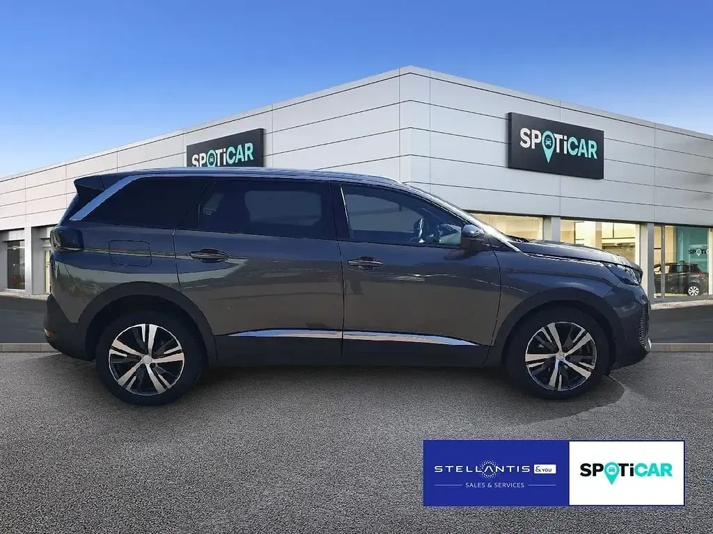 Gebraucht Peugeot 5008 Allure 131 PS (96 kW) 2024 Grau SUV