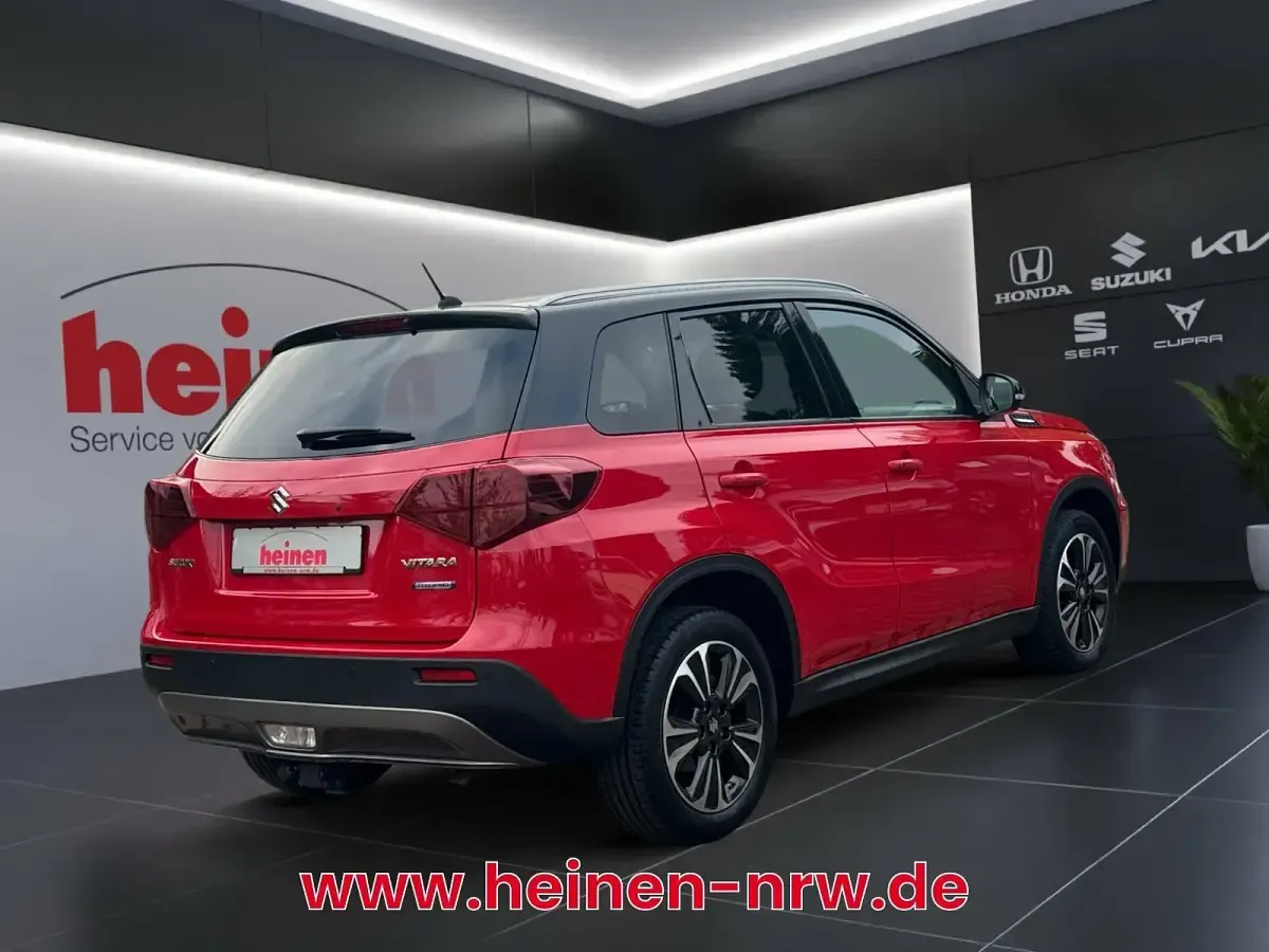 Gebraucht Suzuki Vitara Comfort+ 140 PS (102 kW) 2021 Rot SUV