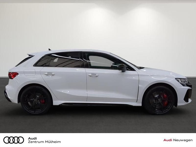 Neu Audi RS3 Sport 400 PS (294 kW) 2026 Weiß Limousine