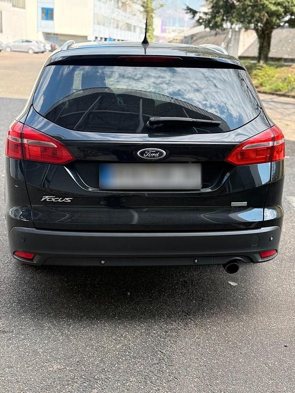 Gebraucht Ford Focus Titanium 182 PS (133 kW) 2015 Schwarz Kombi