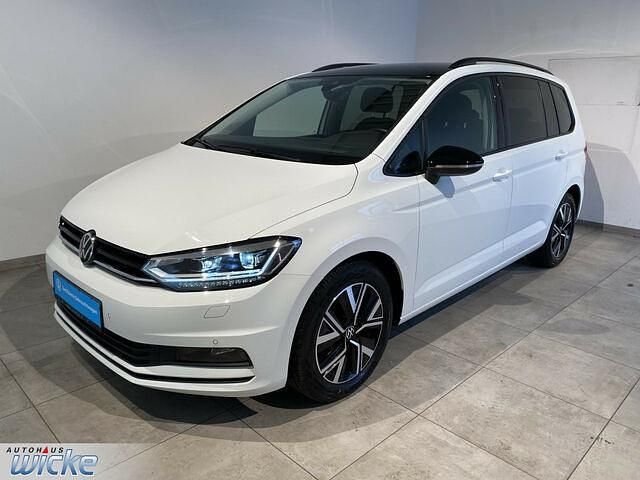 Gebraucht VW Touran Highline 150 PS (110 kW) 2021 Weiß Van / Kleinbus