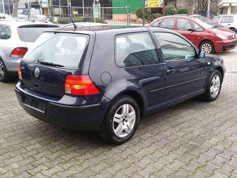 Gebraucht VW Golf IV 75 PS (55 kW) 2003 Dunkel blau Kleinwagen