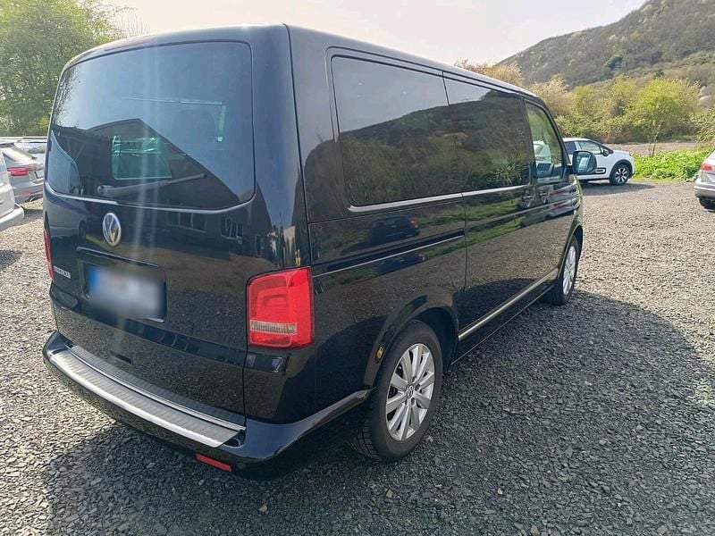 Gebraucht VW Multivan 180 PS (132 kW) 2010 Schwarz Van / Kleinbus
