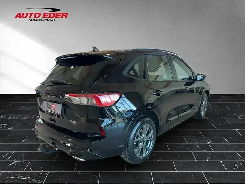 Używany Ford Kuga ST-Line 150 KM (110 kW) 2023 Czarny SUV