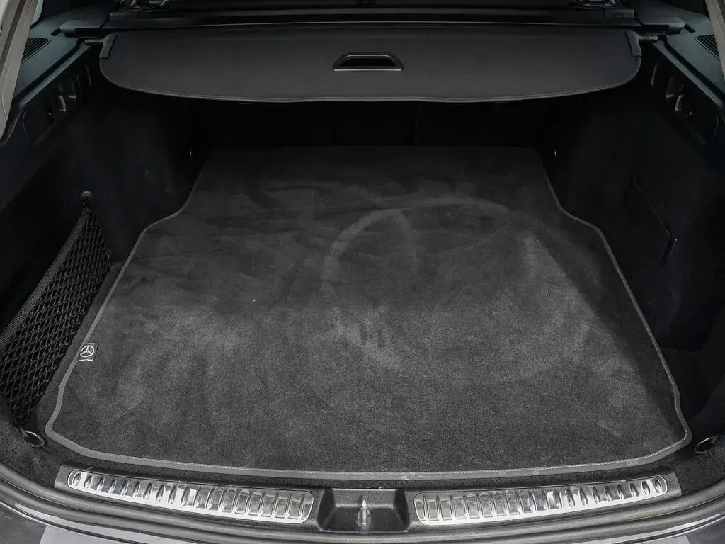 Gebraucht Mercedes C220 Avantgarde 200 PS (147 kW) 2023 Grau Limousine