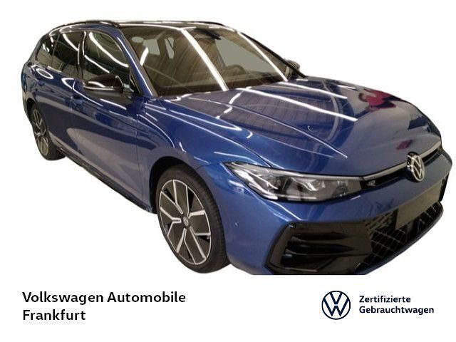 Reef blue metallic/grenadillsc Gebraucht 2025 VW Passat R-line Kombi | 45.440 € (Fairer Preis) - Bild 1/4