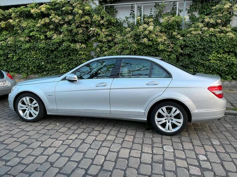 Grau Gebraucht 2008 Mercedes C200 Limousine | 5.700 € - Bild 1/4