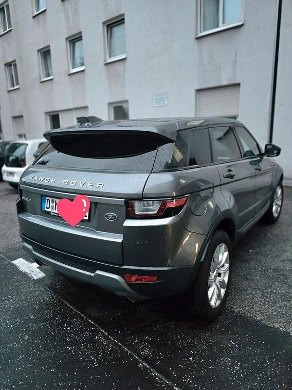 Grau Gebraucht 2017 Land Rover Range Rover evoque SE SUV | 19.500 € (Etwas zu teuer) - Bild 1/4