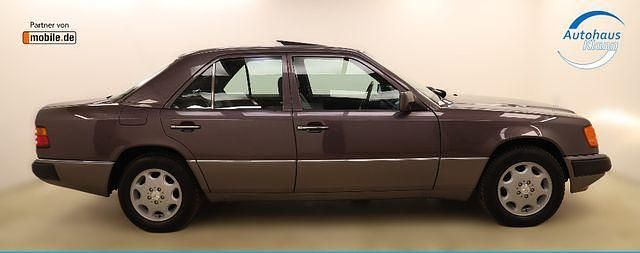 Gebraucht Mercedes E300 179 PS (131 kW) 1993 Violett Limousine
