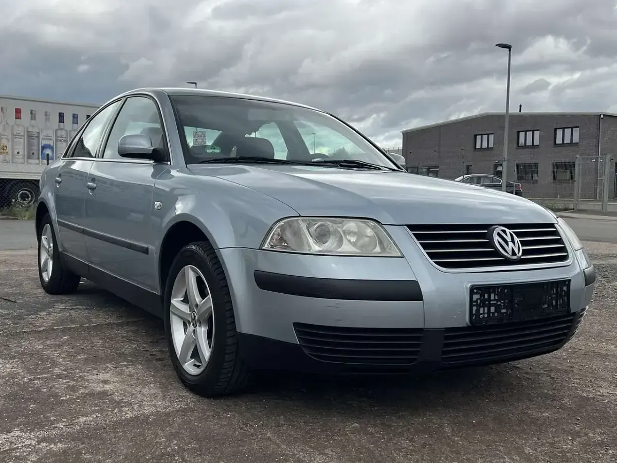 Gebraucht VW Passat Trendline 102 PS (75 kW) 2002 Grau Limousine