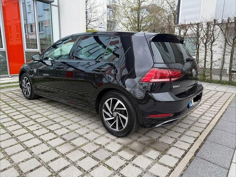 Gebraucht VW Golf VII Join 131 PS (96 kW) 2018 Schwarz Kleinwagen