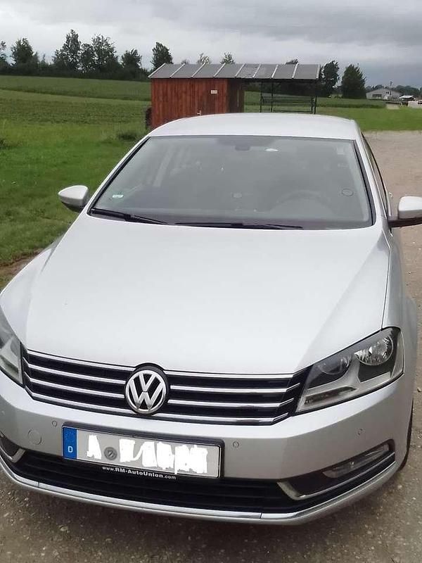 Silber Gebraucht 2012 VW Passat Exclusive Limousine | 6.500 € (Superpreis) - Bild 1/4