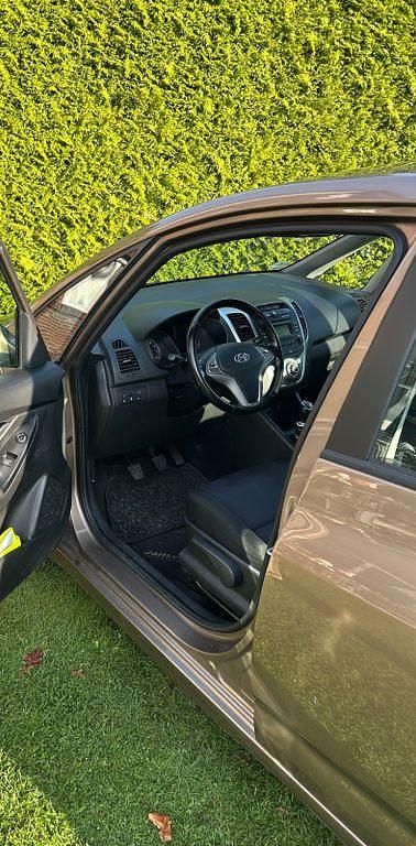 Gebraucht Hyundai ix20 Comfort 90 PS (66 kW) 2014 Braun Kleinwagen