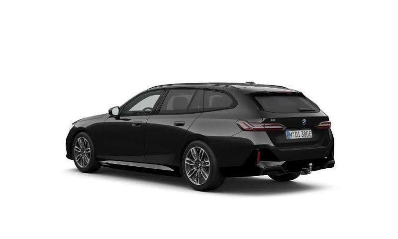 Neu BMW i5 Exclusive 250 kW (340 PS) 2026 Saphirschwarz metallic Kombi