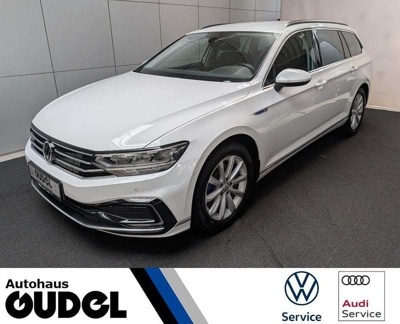 Gebraucht VW Passat GTE 156 PS (114 kW) 2021 Pure white Kombi