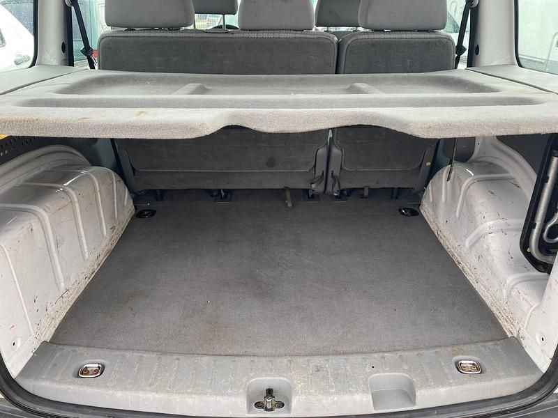 Gebraucht VW Caddy 102 PS (75 kW) 2005 Weiß Van / Kleinbus