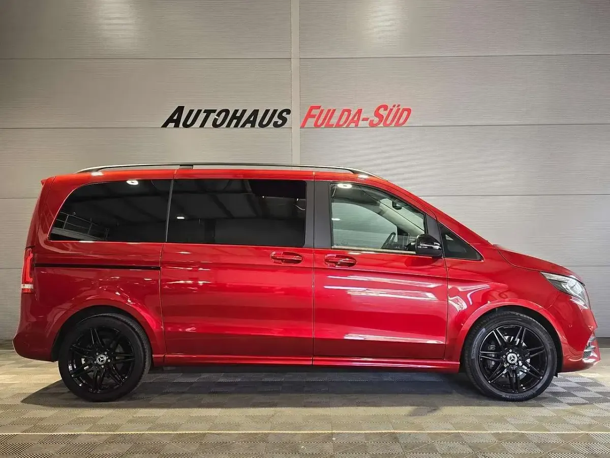 Gebraucht Mercedes V300 AMG line 239 PS (175 kW) 2020 Rot Van / Kleinbus