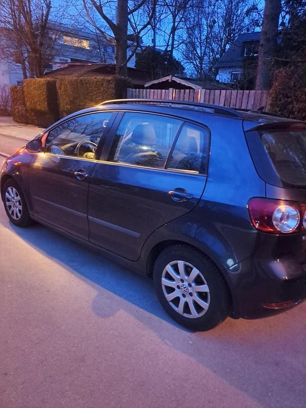 Gebraucht VW Golf Plus Cross 105 PS (77 kW) 2010 Blau Van / Kleinbus