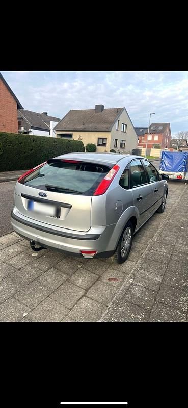 Gebraucht Ford Focus 101 PS (74 kW) 2006 Silber Kleinwagen