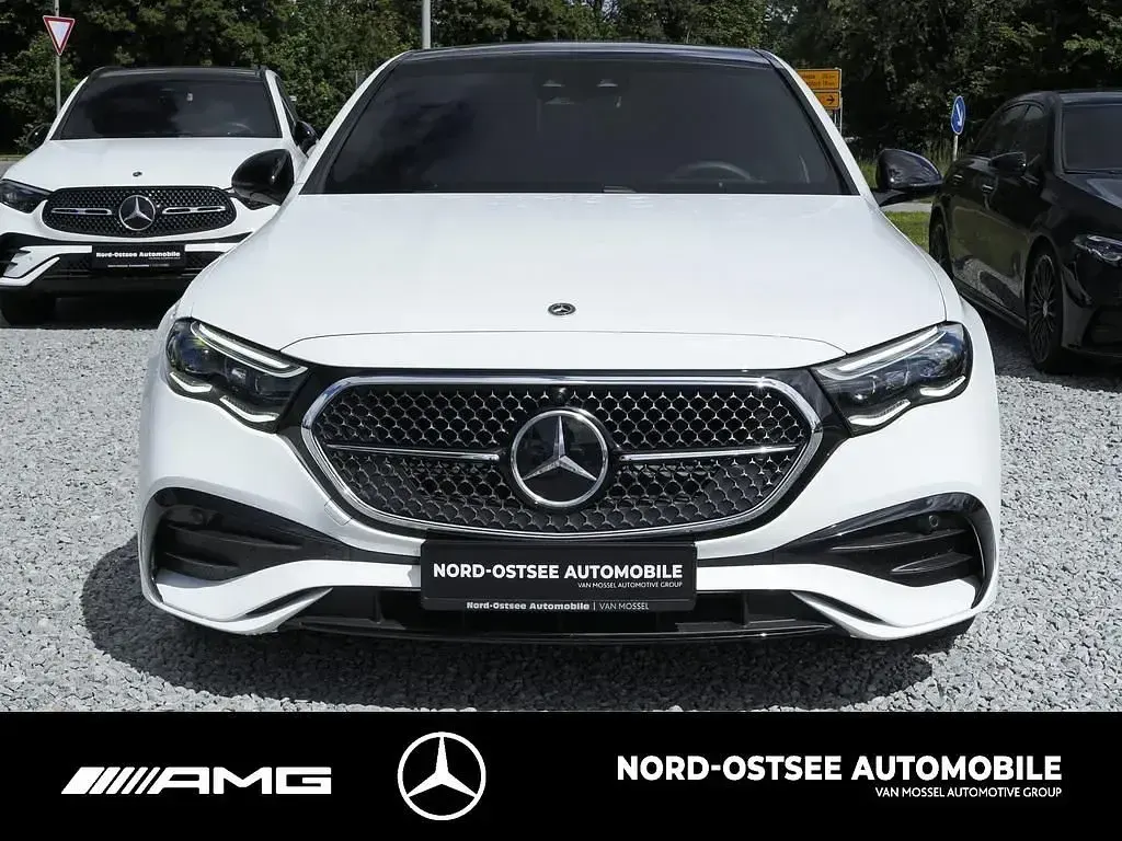 Usado Mercedes E200 Advanced Plus 204 CV (150 kW) 2025 Blanco Berlina