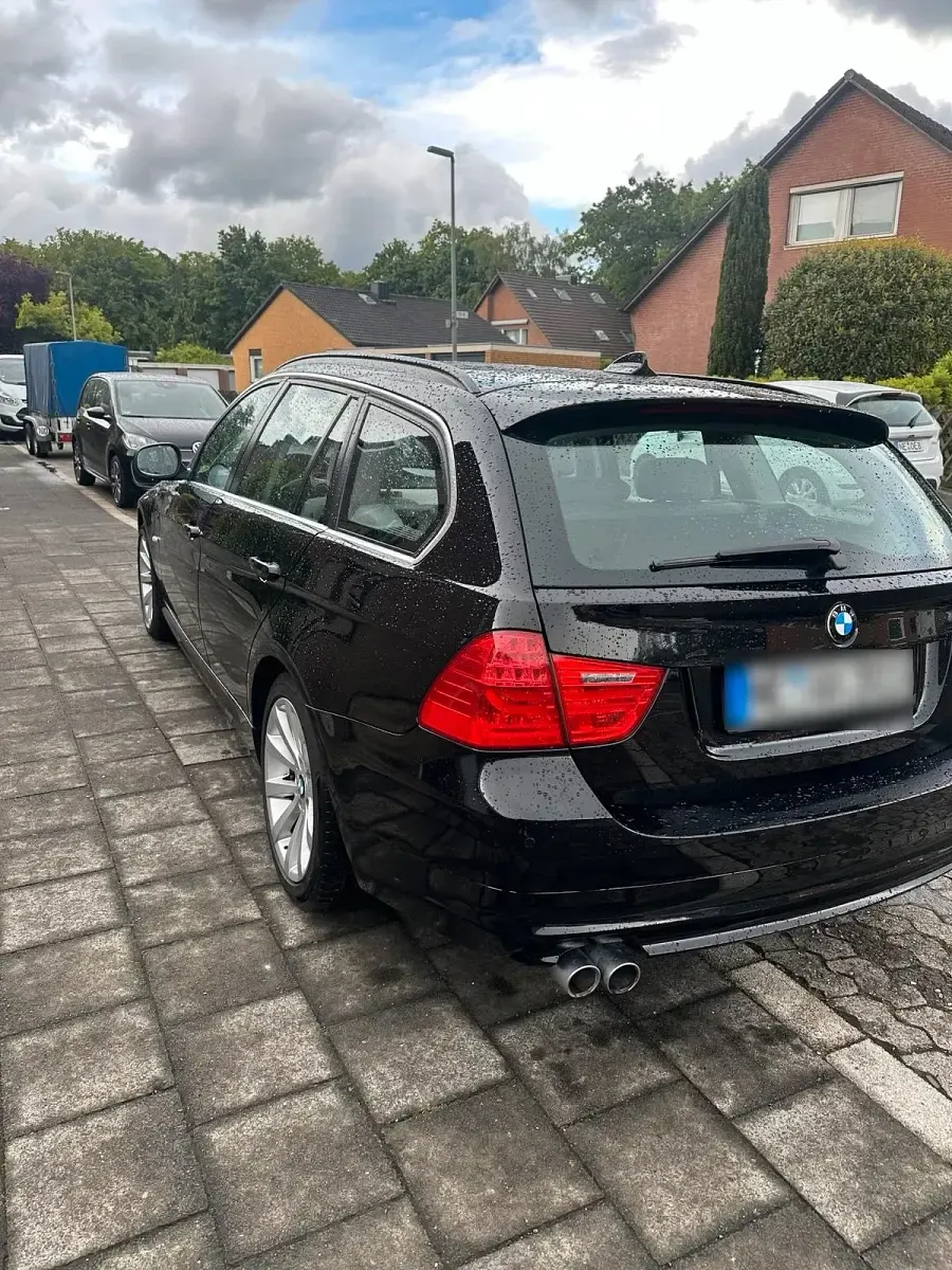 Gebraucht BMW 325 204 PS (150 kW) 2011 Schwarz Kombi