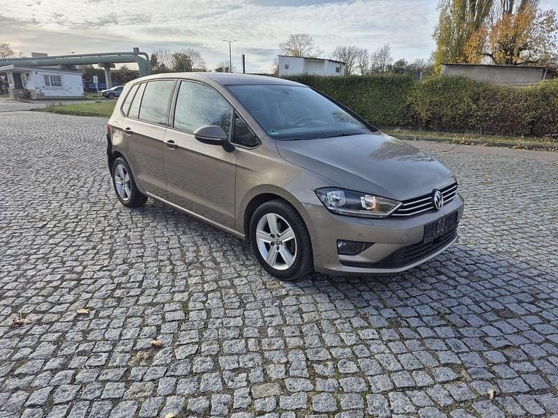 Gold Gebraucht 2015 VW Golf VII Comfortline Limousine | 7.250 € (Superpreis) - Bild 1/4
