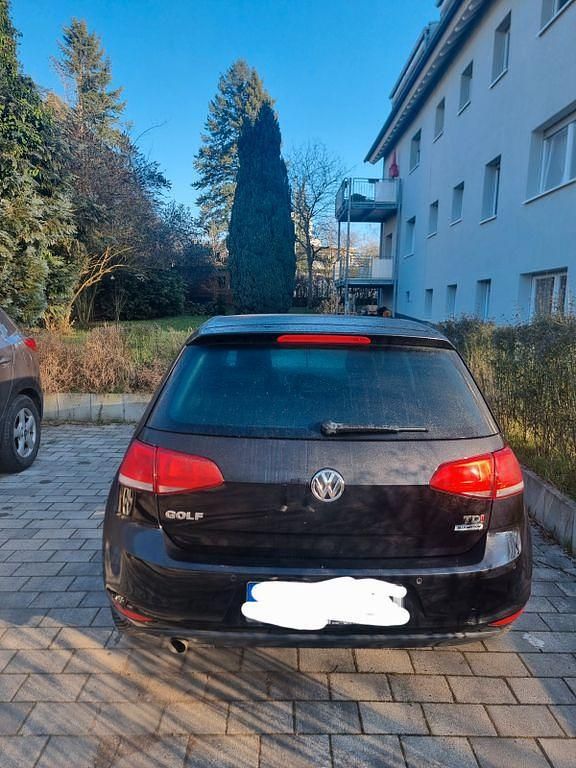 Gebraucht VW Golf VII LOUNGE 110 PS (80 kW) 2015 Schwarz Limousine