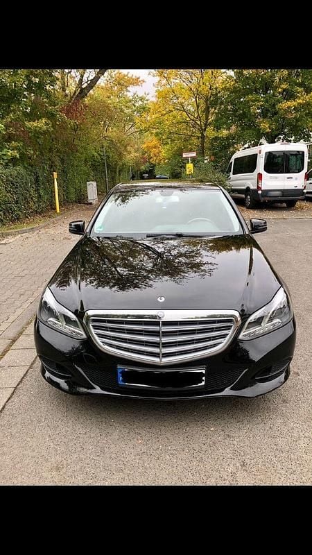 Second-hand Mercedes E250 211 CP (155 kW) 2015 Negru Berlinǎ