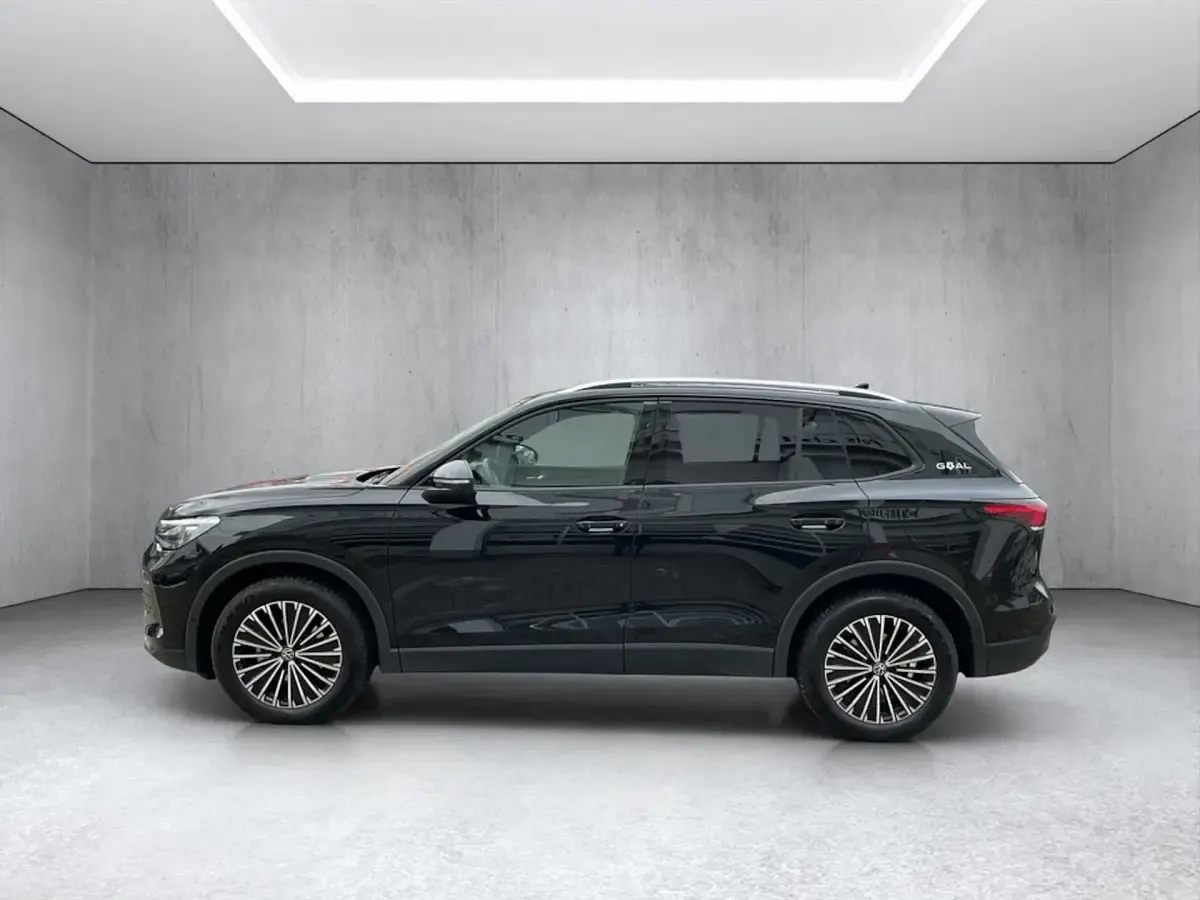 Gebraucht VW Tiguan Goal 150 PS (110 kW) 2025 Schwarz SUV