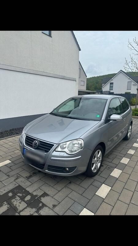 Silber Gebraucht 2009 VW Polo United Coupé | 2.400 € (Guter Preis) - Bild 1/4