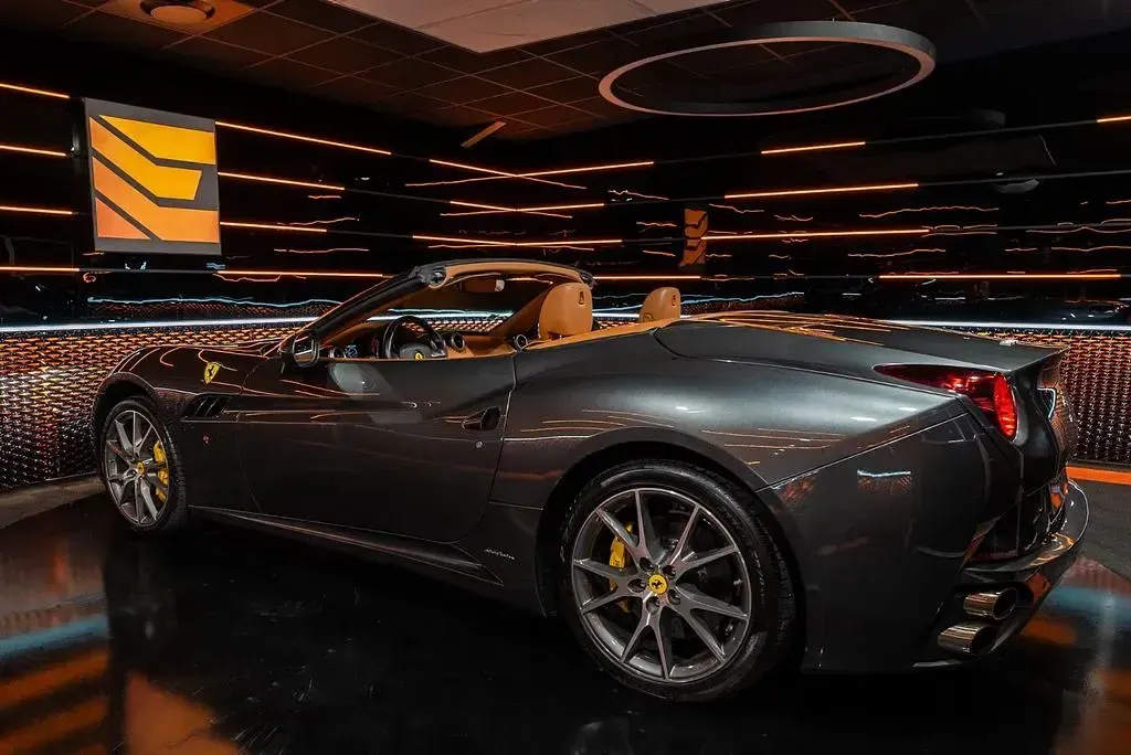 Gebraucht Ferrari California 460 PS (338 kW) 2012 Grau Cabrio